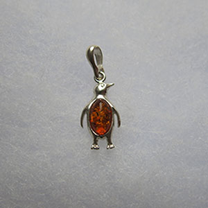 Pendentif  petit Pingouin  - bijou ambre et argent